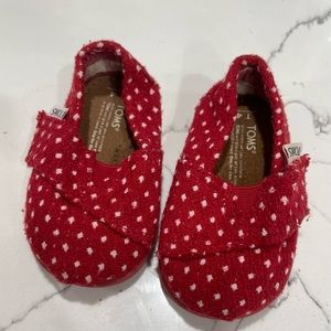 Tom's Classic Baby toddler red polka dot Shoes - Size 4